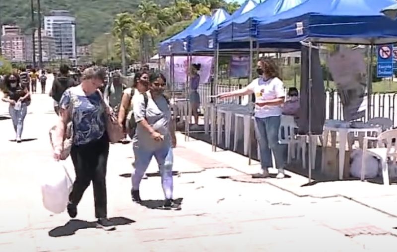 Ação no Centro de Florianópolis marcou o início da campanha ‘21 Dias de Ativismo pelo Fim da Violência Contra as Mulheres’ &#8211; Foto: Reprodução/NDTV RecodTV