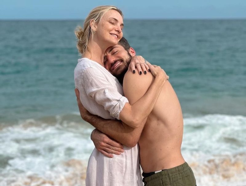 Thales Bretas, vi&uacute;vo de Paulo Gustavo, visita amiga Carol Trentini em Balne&aacute;rio Cambori&uacute; – Foto: Reprodu&ccedil;&atilde;o/Internet