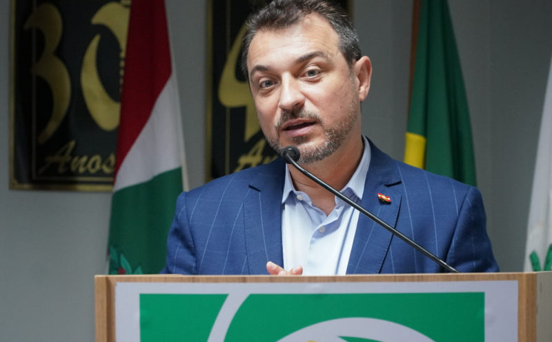 Governador estará no Meio-Oeste nesta quinta-feira (25); Carlos Moisés usou seu Twitter para projetar a desobrigatoriedade do uso das máscaras – Foto: RICARDO WOLFFENBUTTEL/ND