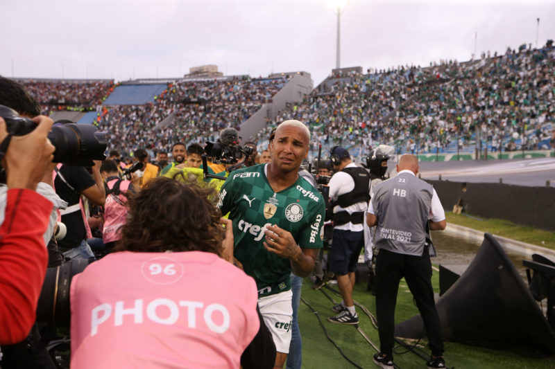 Her&oacute;i do t&iacute;tulo, Deyverson chora ao falar sobre o passado: &ldquo;Cometi muitas falhas&rdquo; –&nbsp; Foto: Cesar Greco/ND
