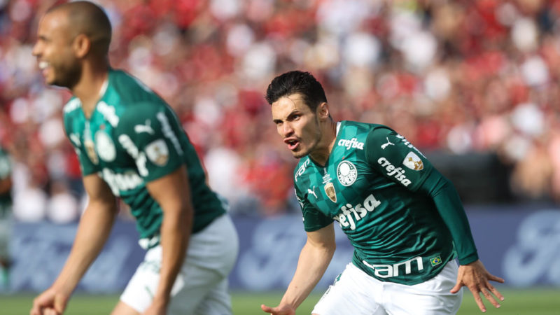 Palmeiras vence Flamengo com Deyverson herói na prorrogação e é