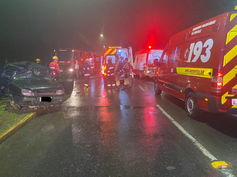Acidente aconteceu na madrugada de sexta-feira (19), no bairro Vila Nova – Foto: Ricardo Alves/NDTV