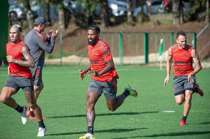 No momento da confus&atilde;o, a equipe do Flamengo treinava no CT da &Aacute;gua Amarela, no interior de Chapec&oacute; – Foto: Alexandre Vidal/ND