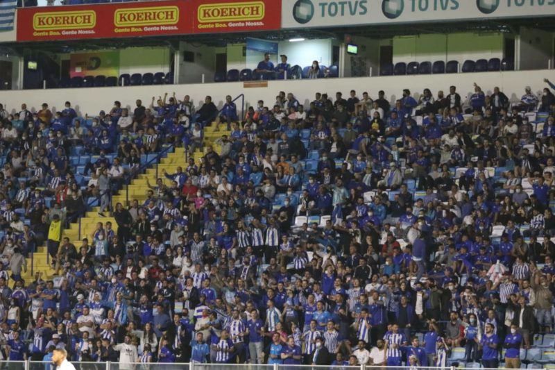 Torcida do Ava&iacute; deu o seu show na Ressacada – Foto: Frederico Tadeu/Ava&iacute;/ND