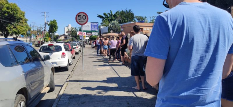 Informa&ccedil;&otilde;es preliminares apontam que por volta das 09h cerca de 400 pessoas formavam filas gigantes na catedral – Foto: St&ecirc;v&atilde;o Limana/NDTV
