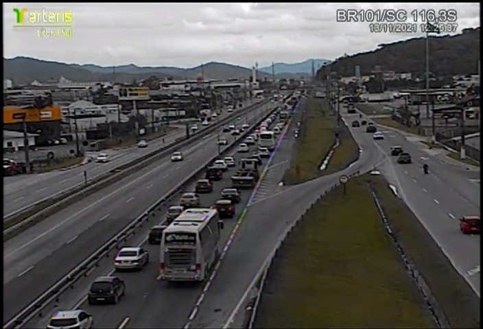 Trecho entre Penha e Itaja&iacute; na BR-101/SC, na manh&atilde; deste s&aacute;bado (13) – Foto: Arteris Litoral Sul/Divulga&ccedil;&atilde;o/ND