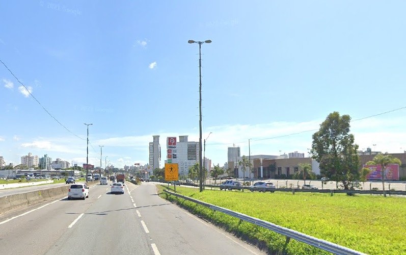 Trecho da BR-101 em S&atilde;o Jos&eacute; ter&aacute; altera&ccedil;&atilde;o no tr&acirc;nsito a partir desta ter&ccedil;a – Foto: Reprodu&ccedil;&atilde;o/Google Maps/ND