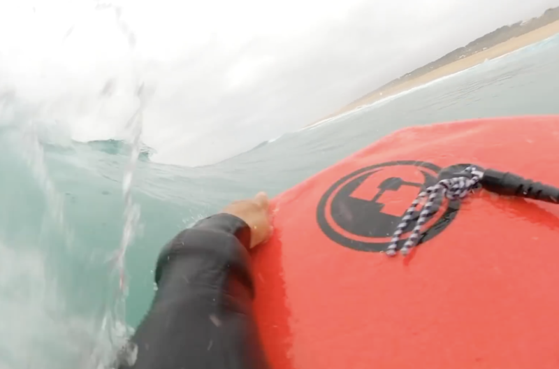 Dentro de uma “merreca” em Nazar&eacute; – Foto: Reprodu&ccedil;&atilde;o