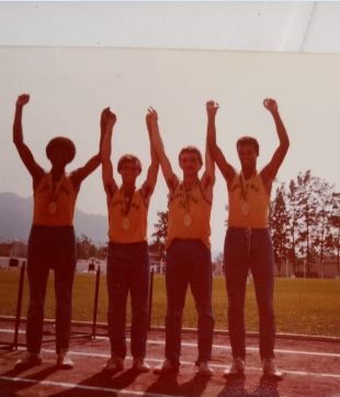 Equipe de Florianópolis, no atletismo; está na capital o recorde da charmosa prova dos 400m – Foto: Evaldo Rosa/Acervo pessoal