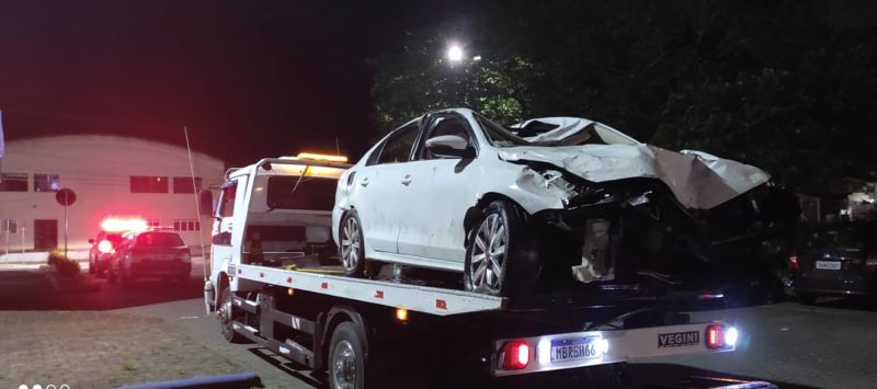 Carro cai dentro de rio em S&atilde;o Francisco do Sul e tr&ecirc;s pessoas morrem afogadas – Foto: Cardoso Not&iacute;cias/Reprodu&ccedil;&atilde;o/ND