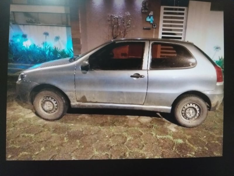 Adolescente &eacute; apreendido ap&oacute;s furtar carro em Blumenau – Foto: Divulga&ccedil;&atilde;o/PMSC/ND