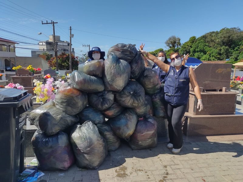 Recolhimento de res&iacute;duos tamb&eacute;m fizeram parte da iniciativa de limpeza – Foto: PMF/Divulga&ccedil;&atilde;o/ND