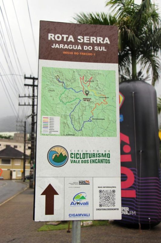 Placas orientam sobre local e até mapa de localização pelo QR Code. &#8211; Foto: Divulgação/ND
