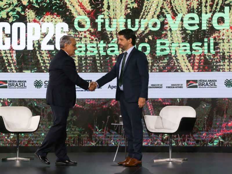 O Presidente da CNI, Robson Braga de Andrade e o ministro do Meio Ambiente, Joaquim Leite,durante a cerim&ocirc;nia do Brasil na 26&ordf; Confer&ecirc;ncia das Na&ccedil;&otilde;es Unidas sobre Mudan&ccedil;as Clim&aacute;ticas (COP26) – Foto: Antonio Cruz/Ag&ecirc;ncia Brasil/ND