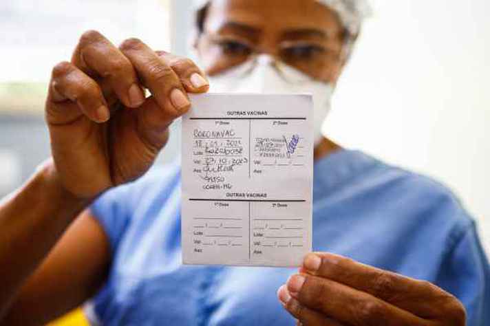 Comprovante da vacina ainda é solicitado no trabalho presencial em SC