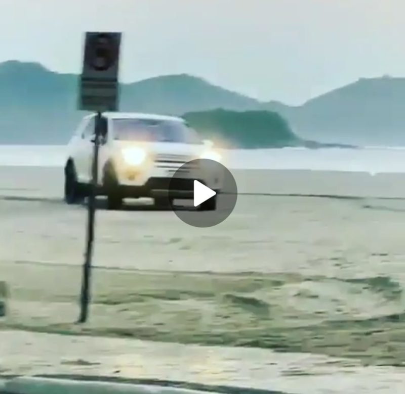 Land Rover invade praia Central de Balneário Camboriú &#8211; Foto: Reprodução Internet/ND