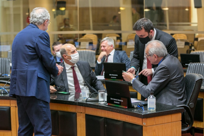 Deputados durante sess&atilde;o na Alesc desta ter&ccedil;a-feira (16) – Foto: Rodolfo Esp&iacute;nola/Ag&ecirc;ncia AL/Divulga&ccedil;&atilde;o/ND