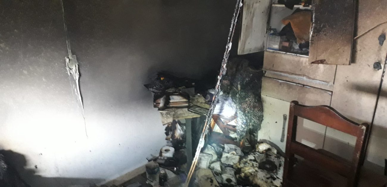 Idosa é presa após atear fogo em casa com bebê dentro - Divulgação/CBMSC/ND