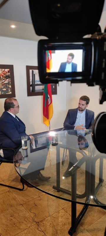 Eduardo Leite, governador do RS, concede entrevista a reportagem da NDTV, em Bras&iacute;lia (DF) – Foto: Divulga&ccedil;&atilde;o – ND (2)