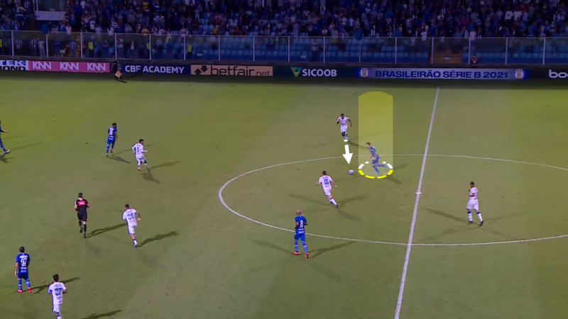 Edilson, por dentro, ajudando na constru&ccedil;&atilde;o, atrai o marcador rival – Foto: Reprodu&ccedil;&atilde;o/NDTV