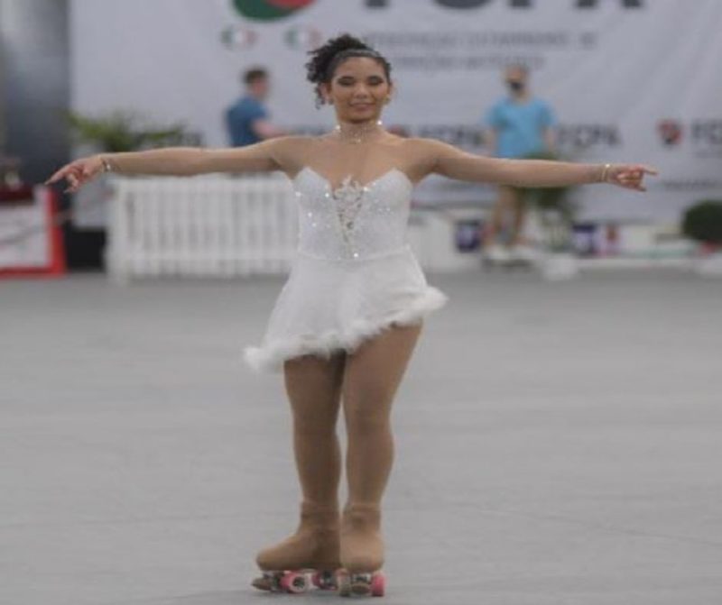Maria Kawany Leal, de 17 anos, e conquistou o primeiro lugar no Campeonato Estadual de Patina&ccedil;&atilde;o Art&iacute;stica – Foto: SED/Divulga&ccedil;&atilde;o