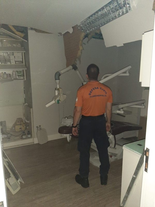 A Defesa Civil foi chamada pelos Bombeiros para analisar a estrutura atingida. – Foto: Defesa Civil/Divulga&ccedil;&atilde;o/ND