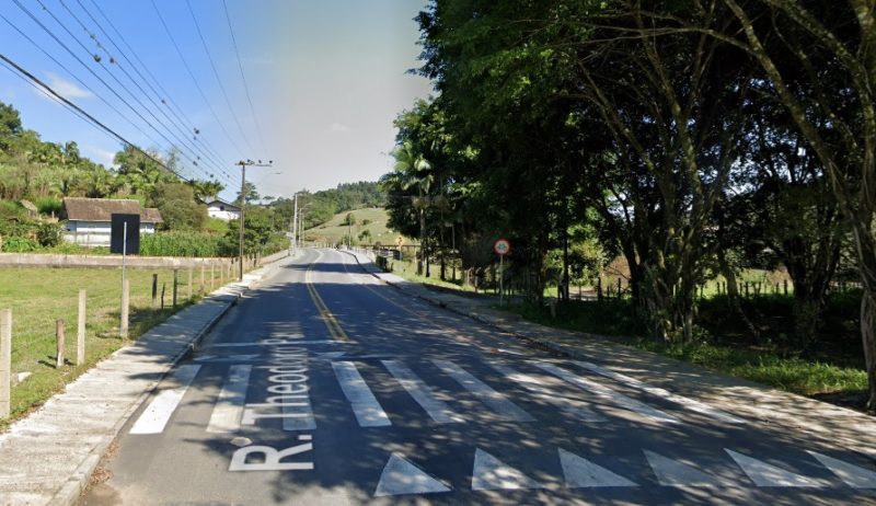 Vítima de feminicídio estava indo para casa de carro em Blumenau &#8211; Foto: Reprodução/Google Maps/ND