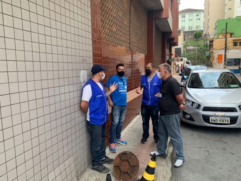 A Vigilância Sanitária intimou o proprietário de um terceiro comércio fiscalizado na Rua Anita Garibaldi. Foto Djone Joench/Floripa Se Liga Na Rede
