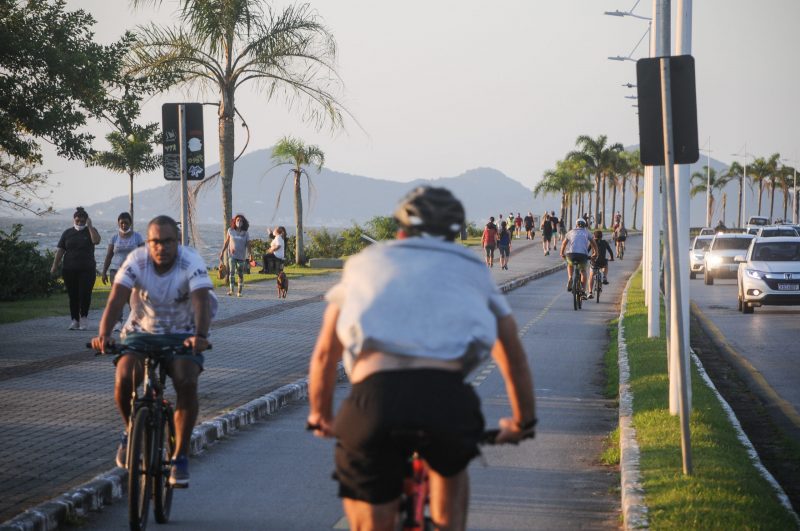 Proposta prev&ecirc; redu&ccedil;&atilde;o de velocidade nas ciclovias da Beira-Mar Norte – Foto: L&eacute;o Munhoz/ND