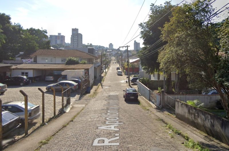Mulher gr&aacute;vida &eacute; agredida pelo marido durante discuss&atilde;o em Blumenau – Foto: Reprodu&ccedil;&atilde;o/Google Maps/ND