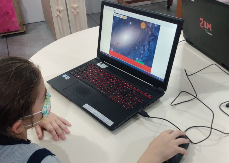 Os alunos da Escola Municipal Professora Laura Andrade aprendem programa&ccedil;&atilde;o de jogos desde julho deste ano – Foto: Jocilene Aparecida Skrypec Machado/Divulga&ccedil;&atilde;o/its Teens