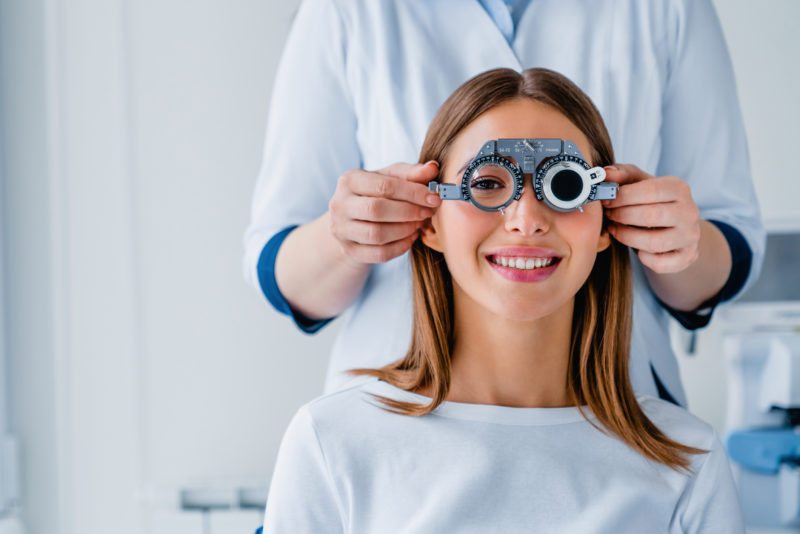 O  uso correto de óculos ou lentes de contato melhora a visão e o bem-estar &#8211; Foto: Divulgação/ND
