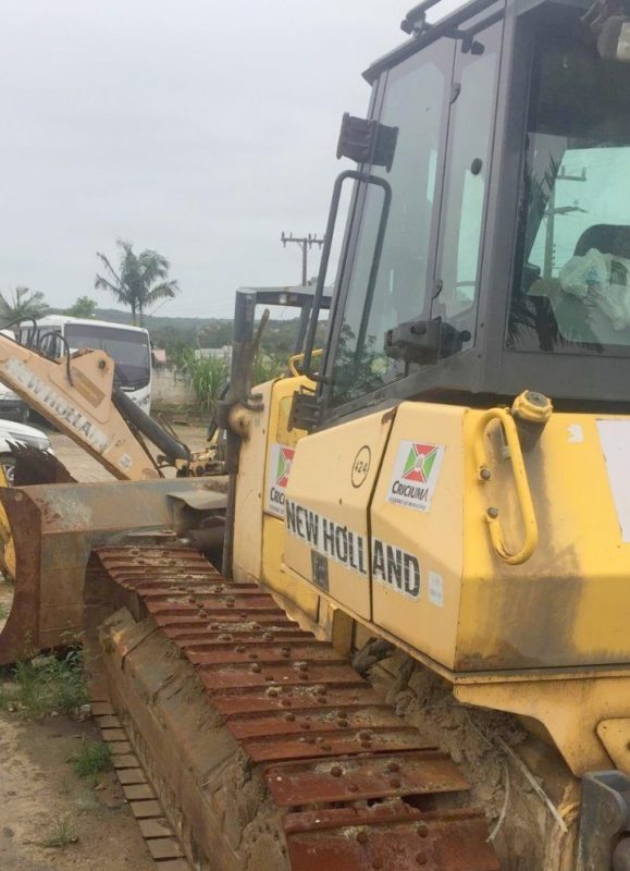 Equipamentos que ficaram sem uso em p&aacute;tio de m&aacute;quinas da prefeitura de Crici&uacute;ma ir&atilde;o &agrave; leil&atilde;o. – Foto: Divulga&ccedil;&atilde;o