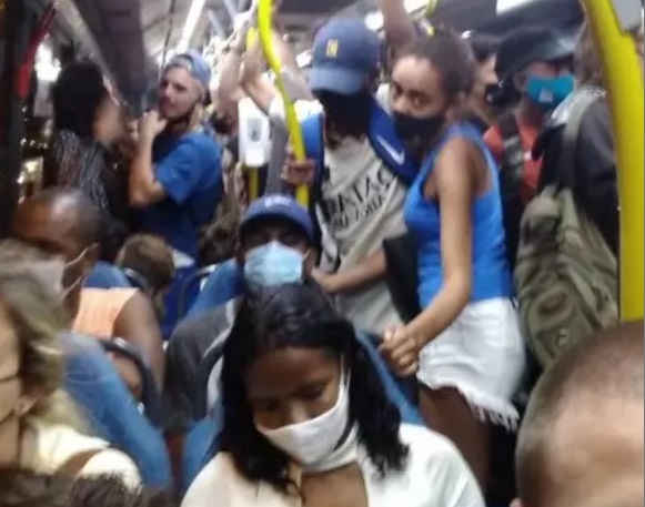 Situa&ccedil;&atilde;o de um &ocirc;nibus que liga o Tirio at&eacute; o Ticen, no Centro de Florian&oacute;polis – Foto: Reprodu&ccedil;&atilde;o/ND