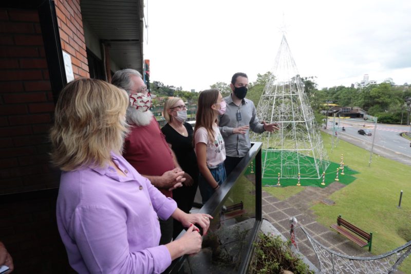 A chegada do Papai Noel acontece por volta das 19h45 desta segunda-feira – Foto: Prefeitura de Joinville/Divulgação/ND