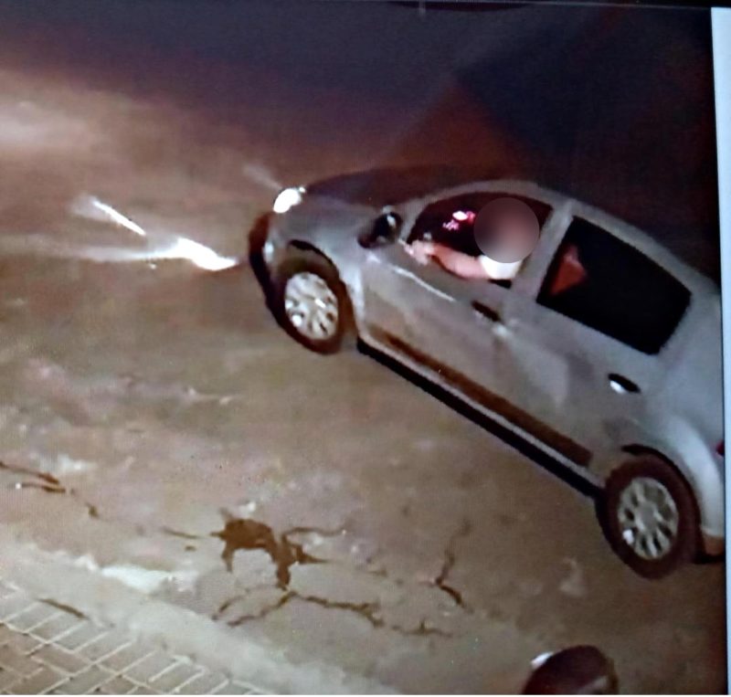 Imagem mostra o carro usado para atropelar os adolescentes &mdash; Foto: Pol&iacute;cia Civil/Divulga&ccedil;&atilde;o/ND