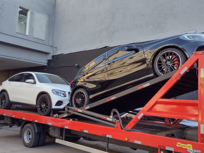 Carros de luxo foram apreendidos durante a opera&ccedil;&atilde;o nesta quinta-feira (18) – Foto: Pol&iacute;cia Civil/Divulga&ccedil;&atilde;o