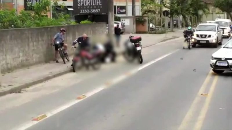 Persegui&ccedil;&atilde;o em alta velocidade chama a aten&ccedil;&atilde;o de moradores de Blumenau – Foto: Reprodu&ccedil;&atilde;o/ND