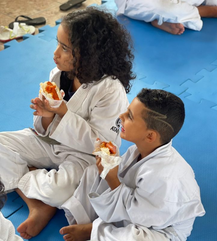 Evento de jiu-j&iacute;tsu faz a festa de crian&ccedil;as e adolescentes em bairro de Crici&uacute;ma – Foto: Divulga&ccedil;&atilde;o/PMSC/ND