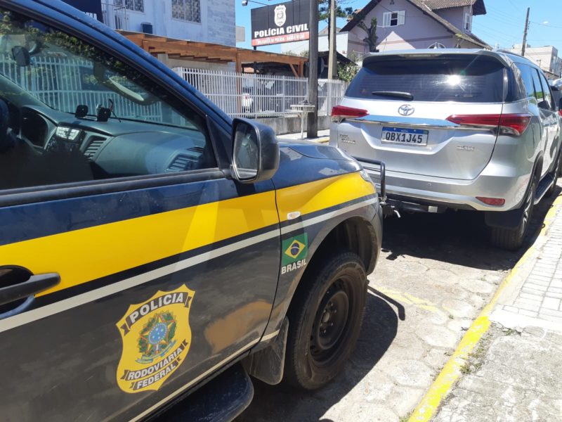 Pol&iacute;cia encontrada carro furtado em Balne&aacute;rio Cambori&uacute; – Foto: Foto: divulga&ccedil;&atilde;o ND