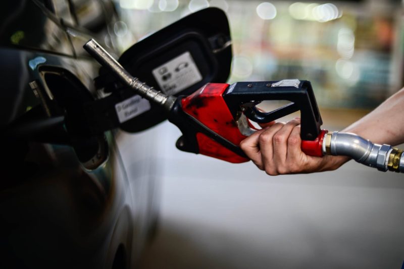 Posto de combustíveis devem &#8220;receber&#8221; o anúncio de redução no valor ao longo desta semana &#8211; Foto: Marcello Casal jr./Agência Brasil/ND