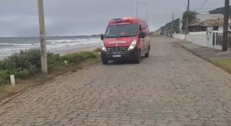 Bombeiros Volunt&aacute;rios foram acionados e estiveram no local onde o corpo foi localizado. –&nbsp; Foto: Reprodu&ccedil;&atilde;o v&iacute;deo Cardoso Not&iacute;cias/Divulga&ccedil;&atilde;o ND
