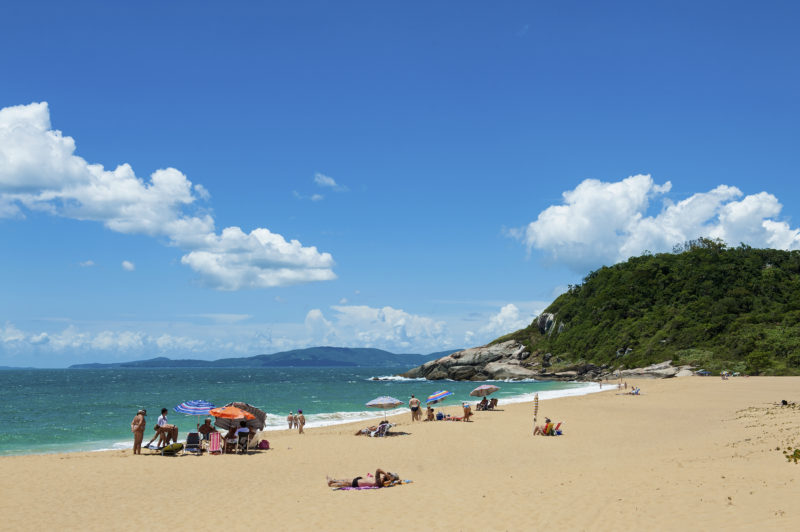Praia do Estaleiro, em Balne&aacute;rio Cambori&uacute; – Foto: Divulga&ccedil;&atilde;o/Santur/ND