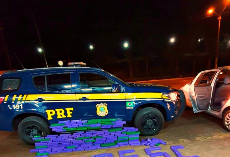 Droga estava escondida em um carro abordado pela polícia — Foto: PRF/ND