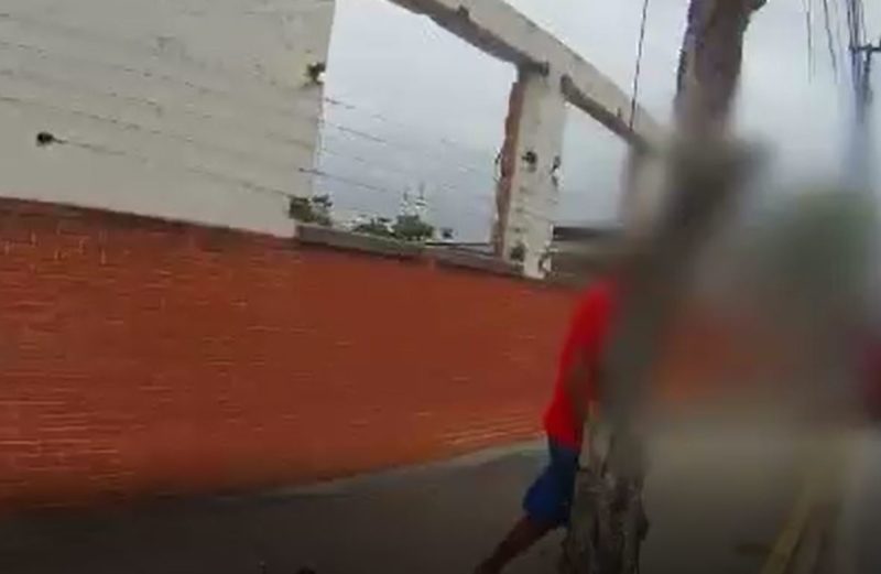 Homem ateou fogo no ve&iacute;culo ap&oacute;s ser abordado – Foto: Reprodu&ccedil;&atilde;o/Internet