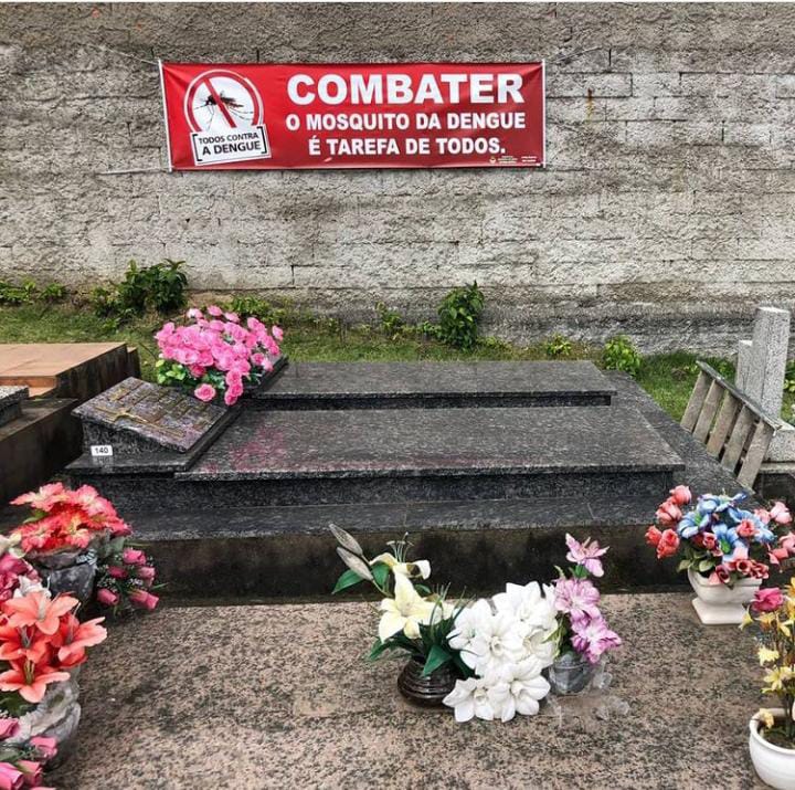 Faixa para conscientizar as pessoas foi anexada em cemitério de Presidente Getúlio &#8211; Foto: Reprodução/Presidente Getúlio