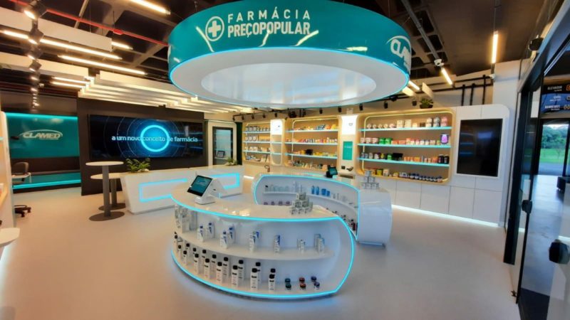 Inova&ccedil;&atilde;o para os servi&ccedil;os de sa&uacute;de e bem-estar s&atilde;o conceitos da nova farm&aacute;cia, que fica dentro do parque tecnol&oacute;gico &Aacute;gora Tech Park, em Joinville. – Foto: Clamed Farm&aacute;cias/Divulga&ccedil;&atilde;o ND