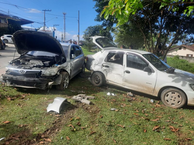 Preju&iacute;zo aos donos dos ve&iacute;culos atingidos, que n&atilde;o tinham seguro- Foto: Adrieli Barossi Bandeira/Divulga&ccedil;&atilde;o ND