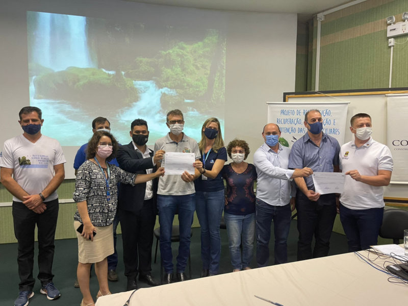 Assinatura ocorreu na manh&atilde; desta quinta-feira – Foto: Casan/ND