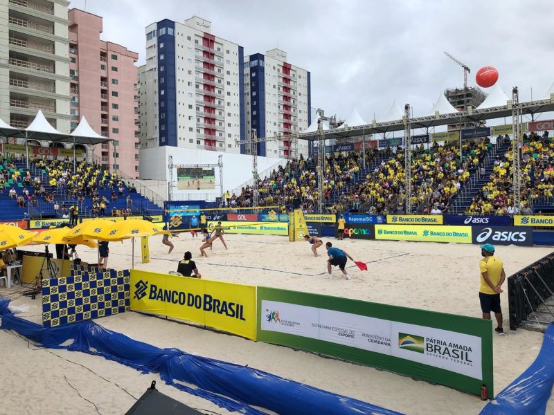 Megaestrutura montada em Itapema recebe mais uma competição de vôlei de praia &#8211; Foto: Prefeitura de Itapema/Divulgação